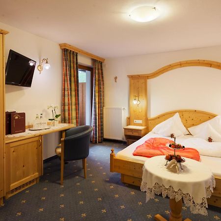 Baerenhotel Olang Room photo